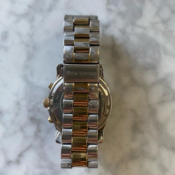 Michael Kors Womens Watch - Picture 3 of 4